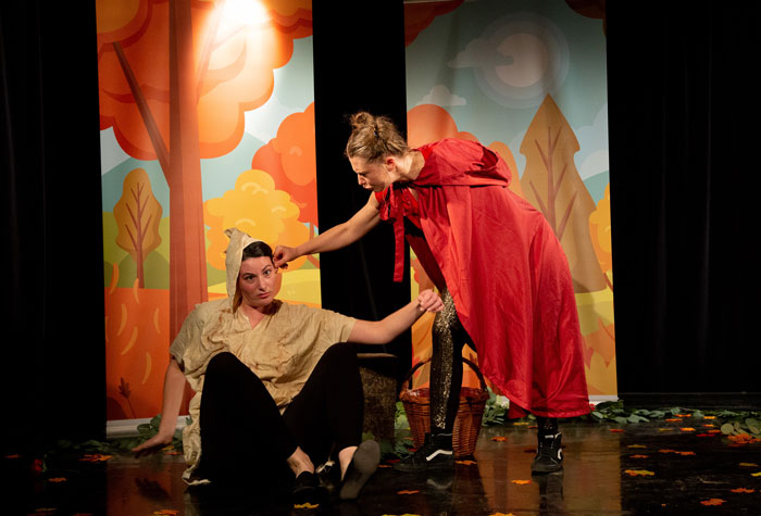 LE SUPER PETIT CHAPERON ROUGE